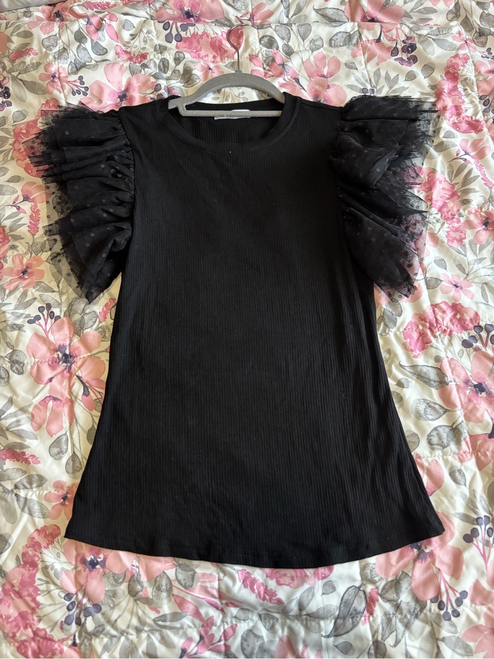 Black Puff-Sleeve Ribbed Short Sleeve Top